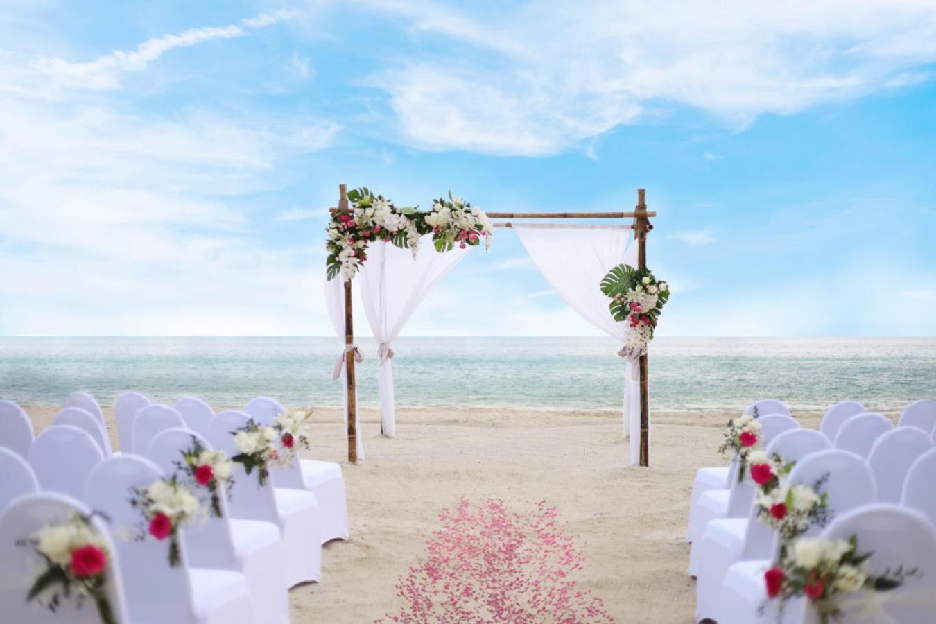 Berjaya Langkawi Resort Pantai Kok Exterior photo A beach wedding